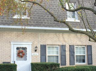 3713 Addington Ct #K164, Fairview Park, OH
