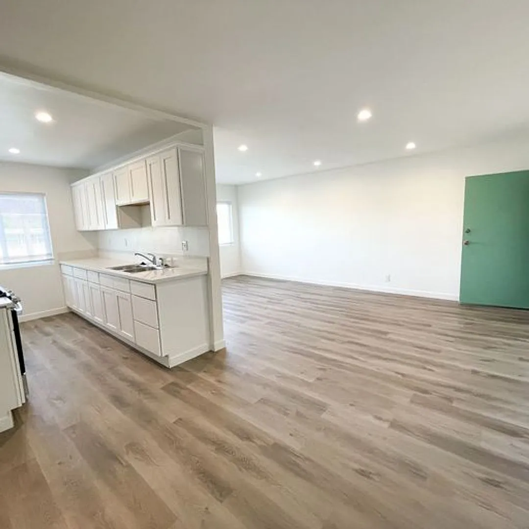 2 bed, 980 sqft, $2,195 — Photo 4