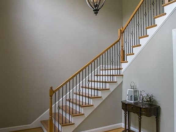 5th image of 224 Oaklyn Hills Dr