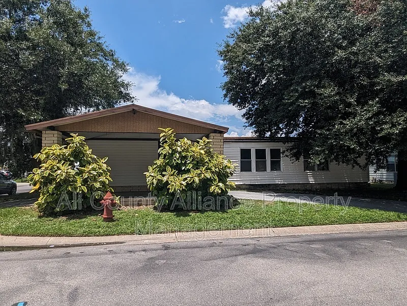 3 bed, 2.0 bath, 1456 sqft, $1,800 — Photo 2
