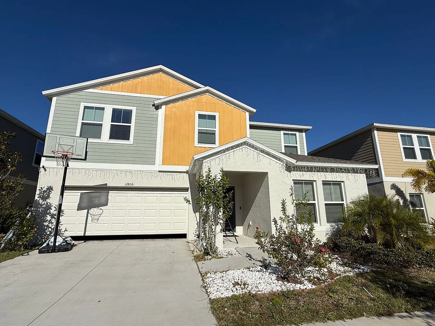 For Rent Spacious 5-Bedroom Home in Lithia — Photo 2