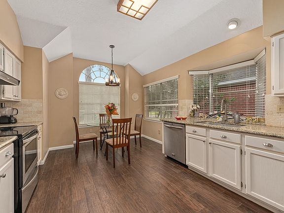 5th image of 15954 Oak Mountain Dr