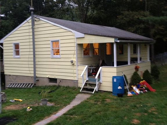 3rd image of 270 Higman Hill Rd