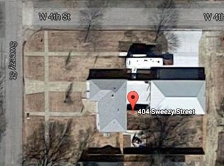 404 Sweezy St, Halstead, KS 67056