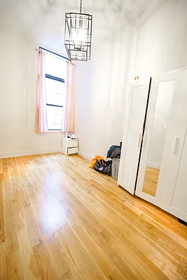 Rented by Manhattan Management LLC | media 5