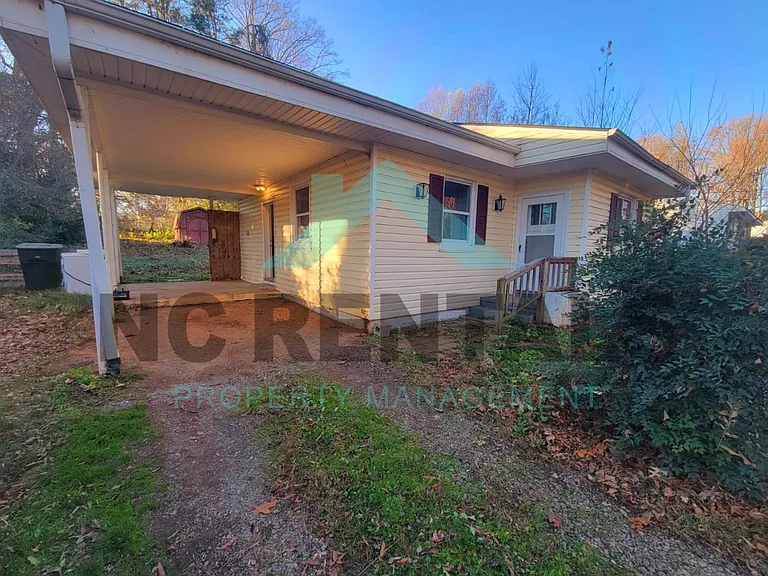 3211 Donnell St — Photo 2