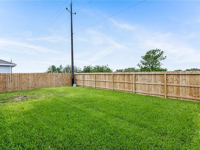 1905 Osbert Nelly Dr — Photo 34
