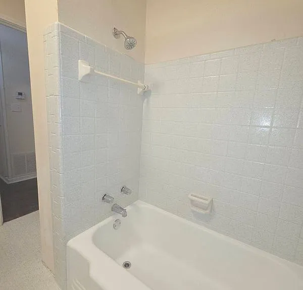 1204 W Lee Ave — Photo 26