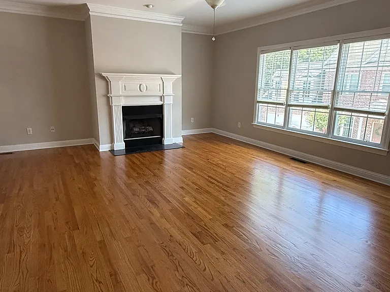 10090 Jones Bridge Rd #7 — Photo 11