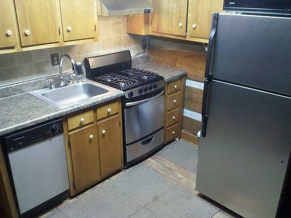 4th image of 2822 W Walnut St APT 19