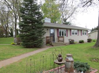 207 W High St, Weyauwega, WI 54983