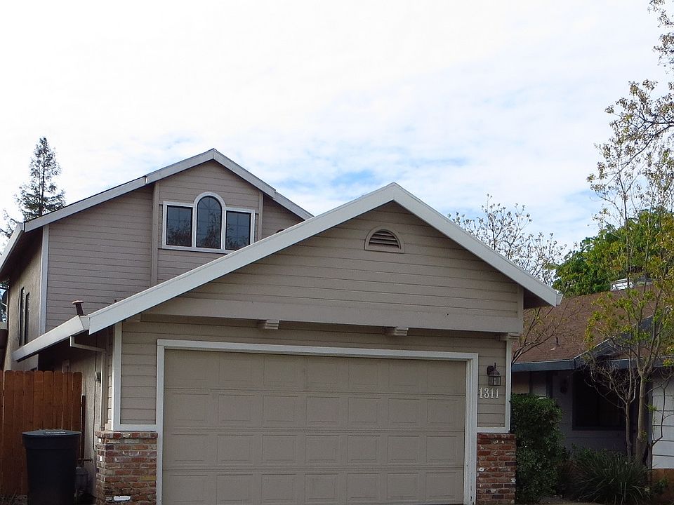 1st image of 1311 Hidalgo Cir