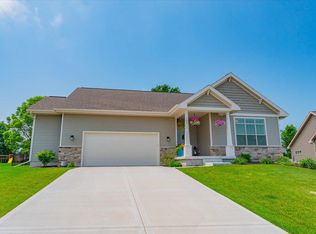 105 Walter Ct, Mount Horeb, WI 53572