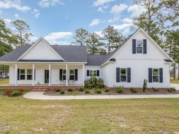 76 Fox Trace Lane, Salemburg, NC 28385