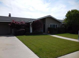 827 W Huntsman Ave, Reedley, CA 93654