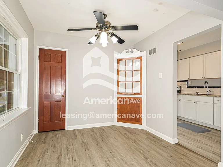 1011625_006_dining_room_6.jpg