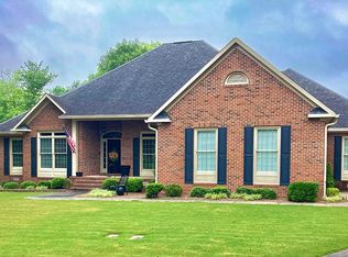 176 Pebble Brook Dr, Albertville, AL 35951