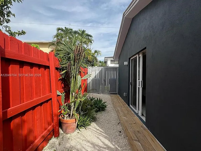451 SW 24th Rd #2 — Photo 32