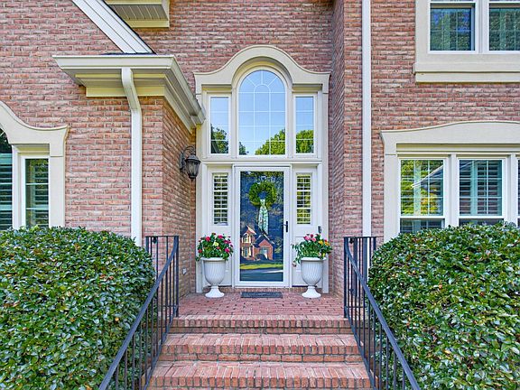 5th image of 205 Alender Way