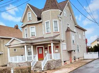 85 High St, East Rutherford, NJ 07073