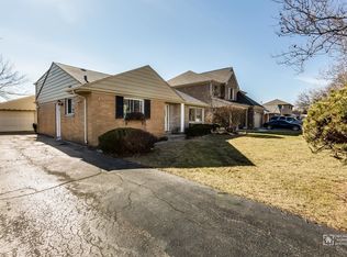 7321 Davis St, Morton Grove, IL