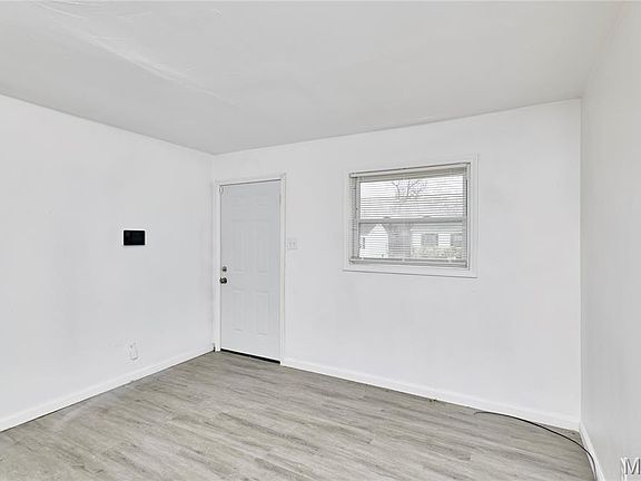 2nd image of 419 Cameron Rd