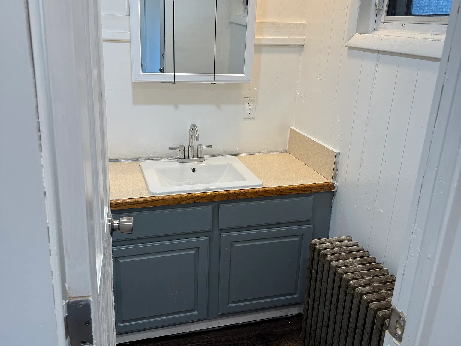 86 E Carey St — Photo 3