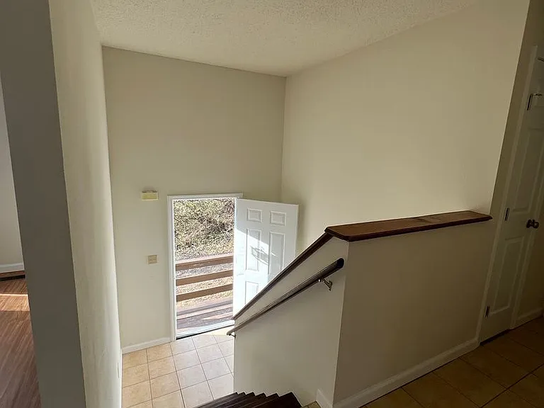 602 Bristol Ct — Photo 17