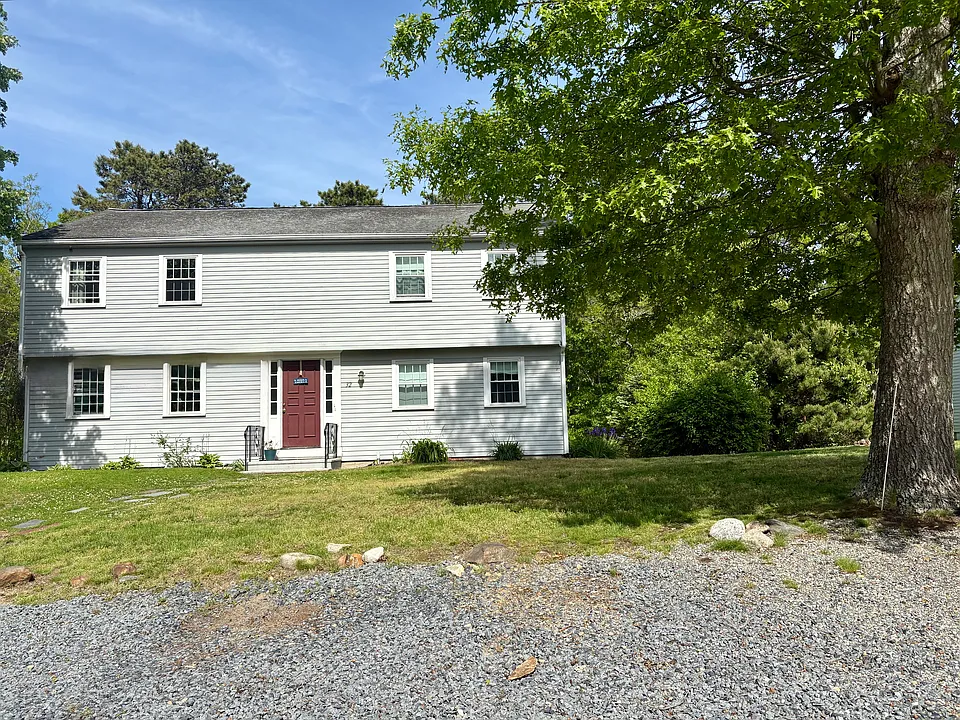 32-34 Blackberry Ln