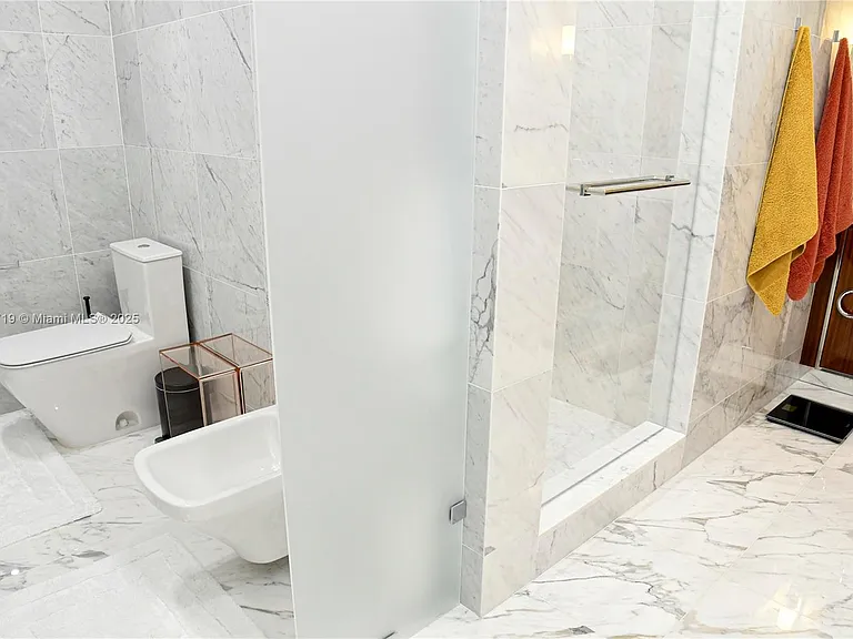 15701 Collins Ave #4403 — Photo 21