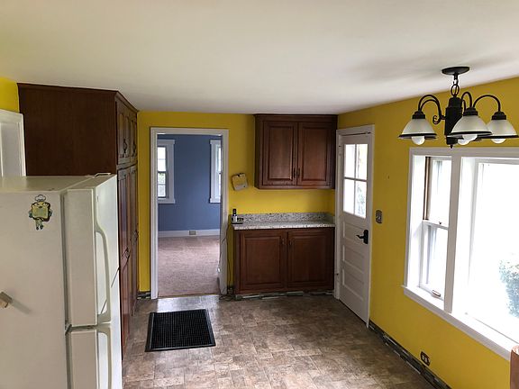 3rd image of 1161 Washington St