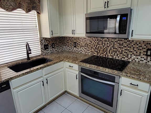 5th image of 301 Crepe Myrtle Dr