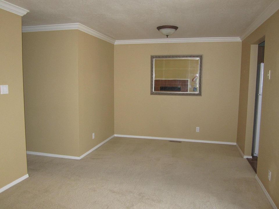 2nd image of 492 E Chester Ln