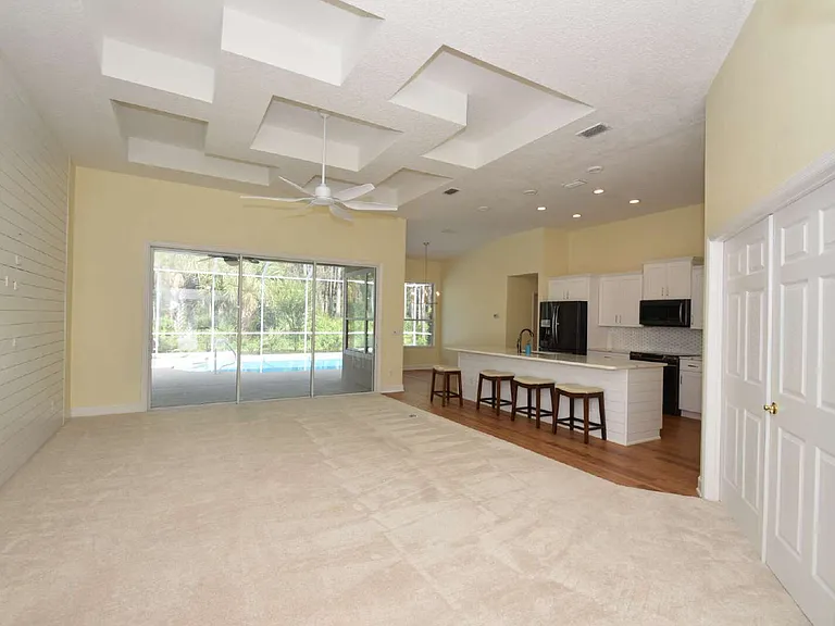 1216 Hampstead Ln — Photo 5