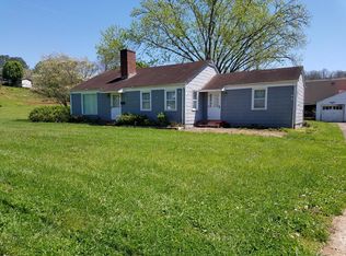 185 1st St, Franklin, NC 28734
