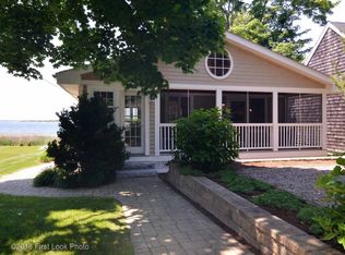 137 Mussel Bed Shoal Rd, Portsmouth, RI 02871