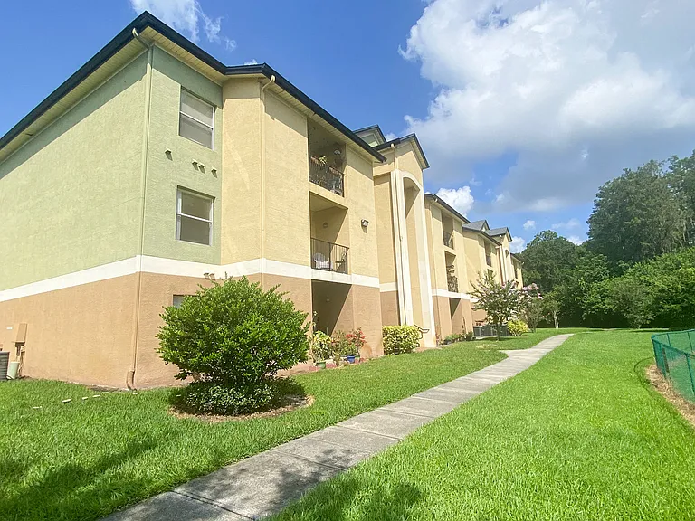Buena Vista Place Apartments — Photo 11