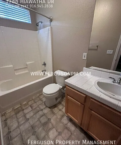 1788 Hiawatha Dr — Photo 9