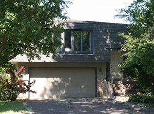 5902 Killarney Ln, Edina, MN 55436