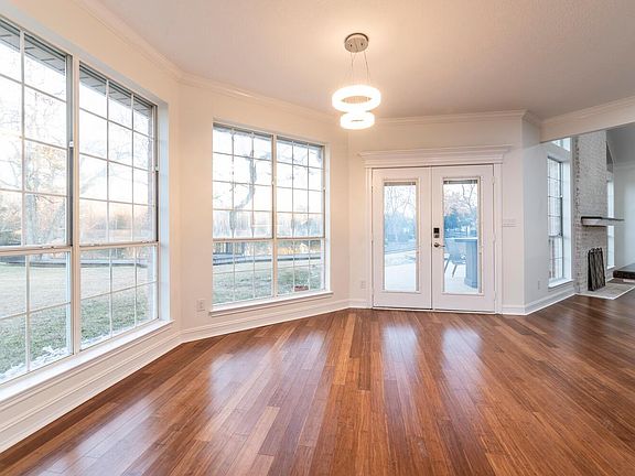 5th image of 7955 Riviera Ct