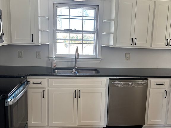 3rd image of 2209 S Robeson Ave