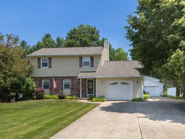 819 Chestnut St, Waterford, PA 16441