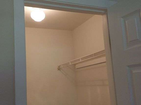 3rd image of 1821 Avon Blvd
