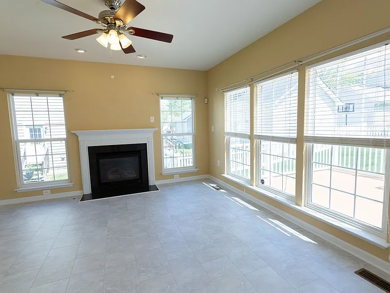 341 Bullskin St — Photo 12