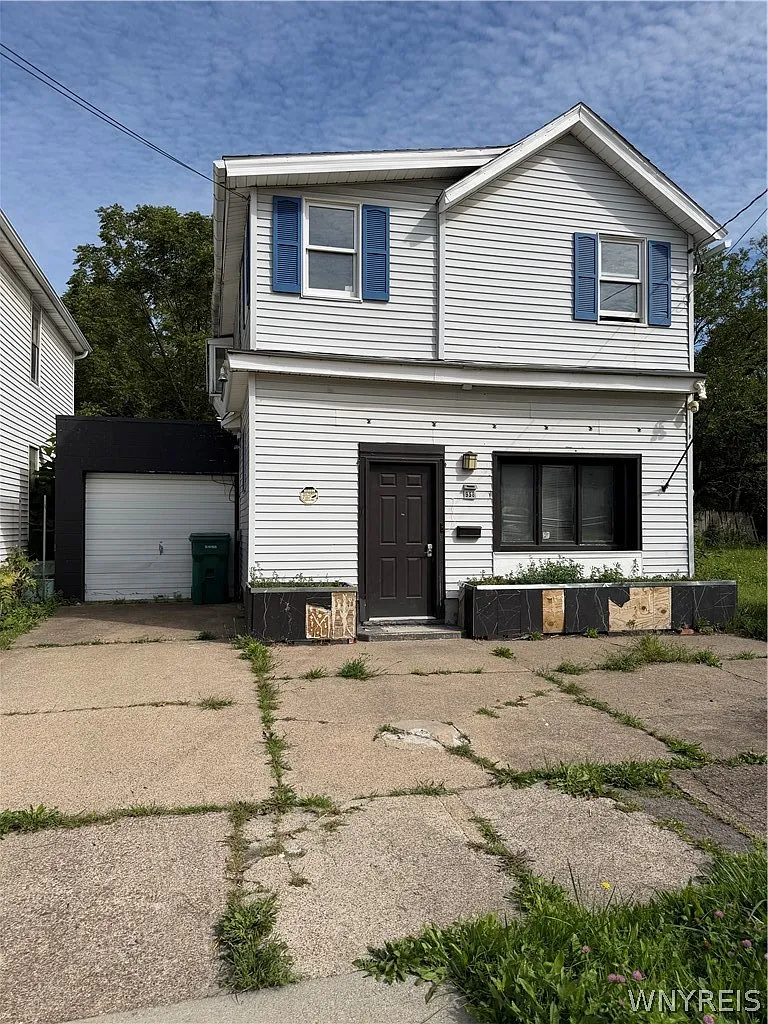 3 bed, 2.0 bath, 1680 sqft, $1,850 — Photo 1
