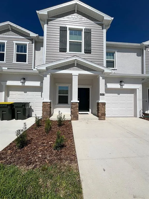 3 bed, 3.0 bath, 1834 sqft, $2,300 — Photo 2