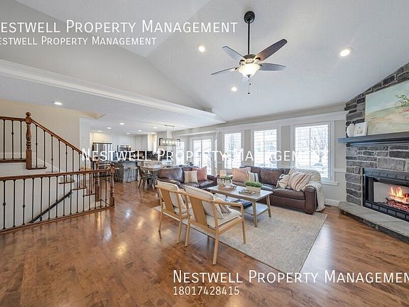 4th image of 220 W 2225th St N