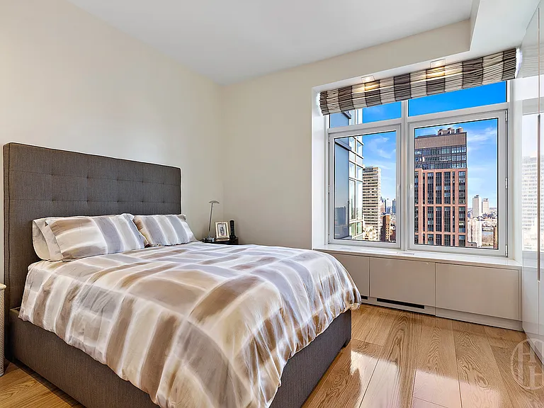 310 E 53rd St #24C — Photo 10