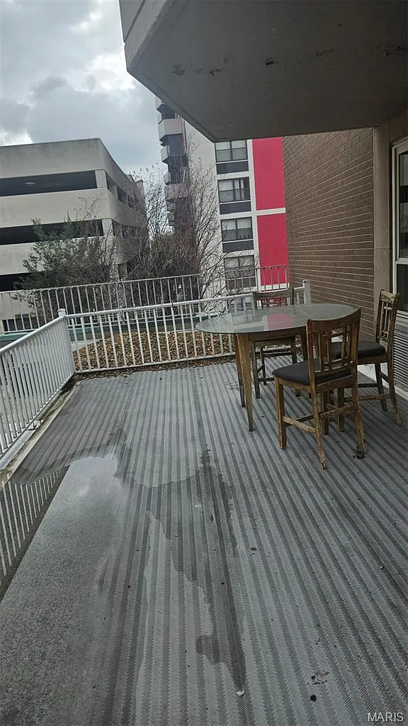 1 bed, 1.0 bath, 624 sqft, $1,200 — Photo 1