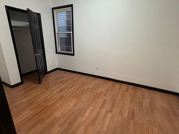4th image of 912 S 18th St #1